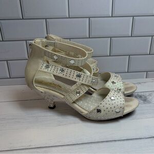 Dufannie Elegant Girl Ivory Jeweled Strappy Heels no size inside 8.5”